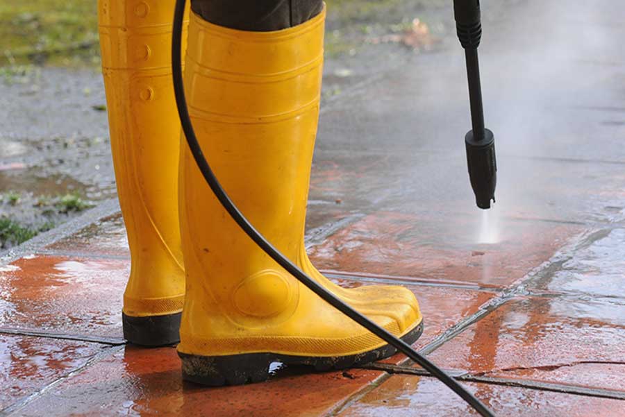 Spezialmaschinen und ein Team von besonders qualifizierten Mitarbeitern
